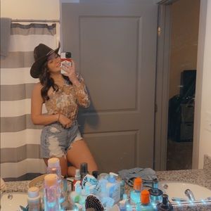 Meet your Posher, Amber